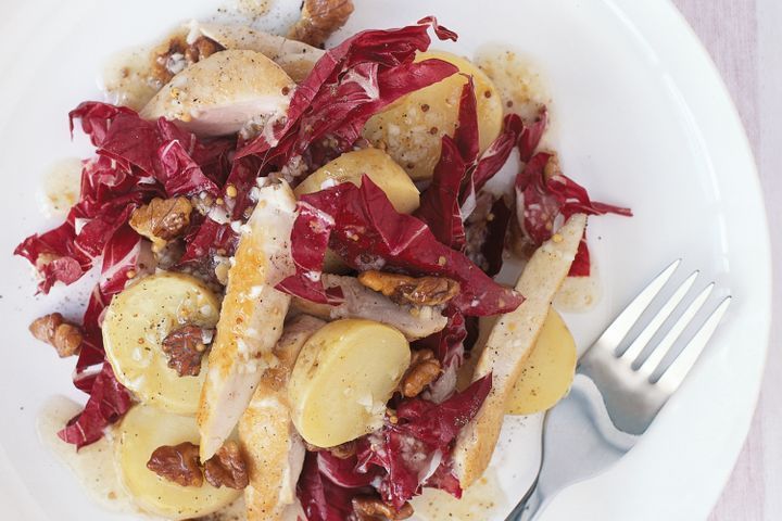 Cooking Salads Chicken and walnut salad