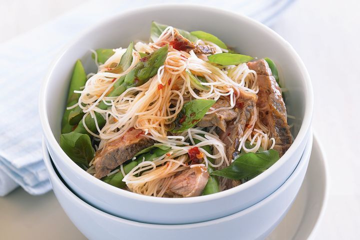 Cooking Salads Chilli and basil beef noodle salad