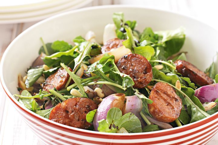 Cooking Salads Chorizo, rocket and red onion salad