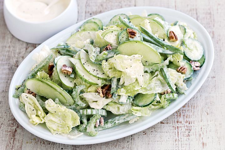 Cooking Salads Crunchy green salad with creamy lemon dressing