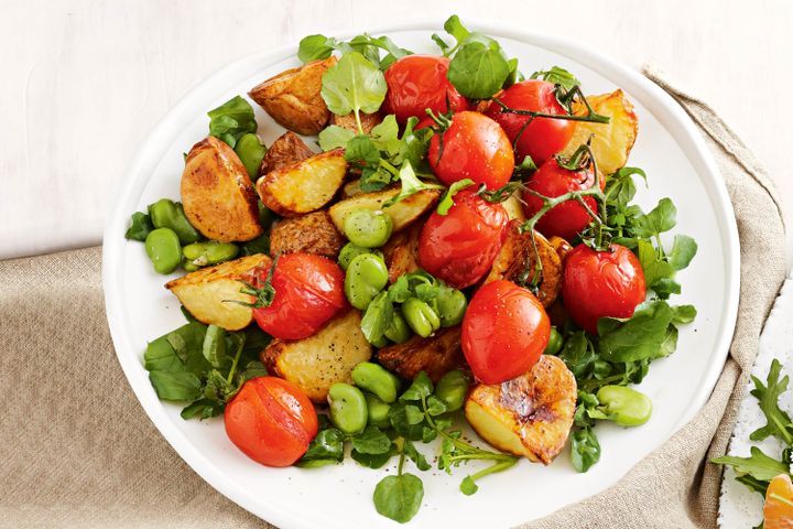 Cooking Salads Crunchy roast potato and tomato salad