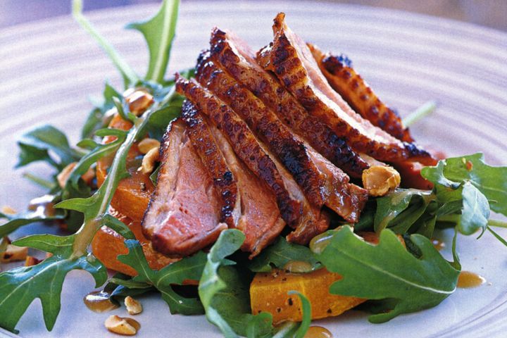 Cooking Salads Duck and rocket salad with hazelnuts