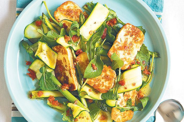 Cooking Salads Green asparagus, haloumi and zucchini salad