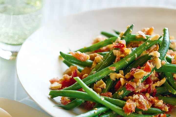 Cooking Salads Green bean salad with spicy Thai dressing