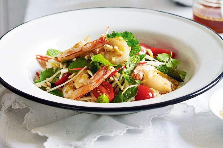 Cooking Salads Green papaya salad with coconut prawns