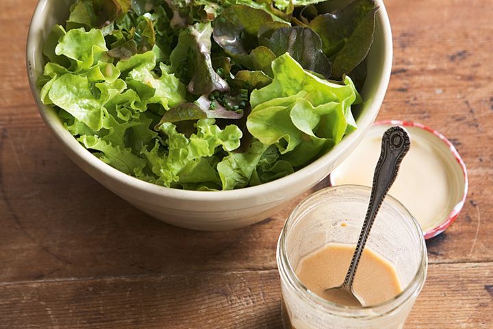 Cooking Salads Green salad with mustard vinaigrette