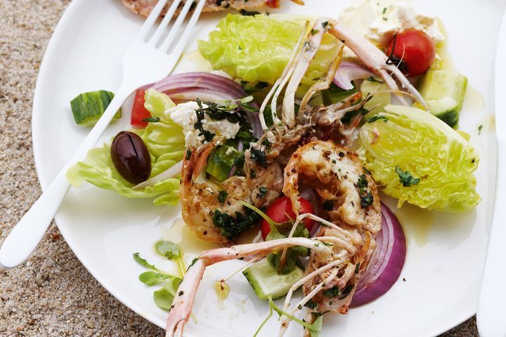 Cooking Salads Grilled scampi with Greek salad