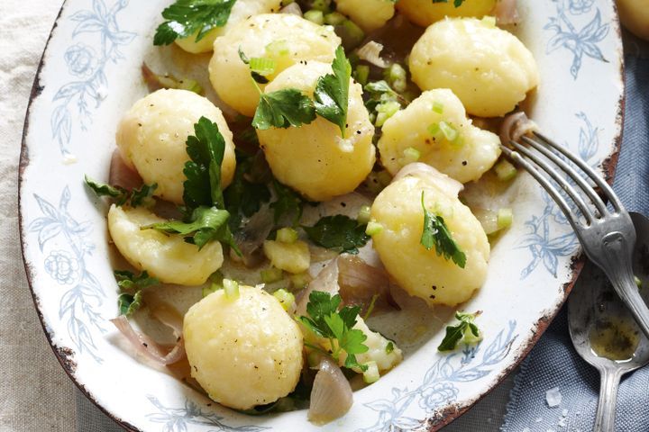 Cooking Salads Herb and garlic potato salad