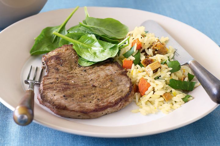 Cooking Salads Lamb steak with fig and carrot rice salad