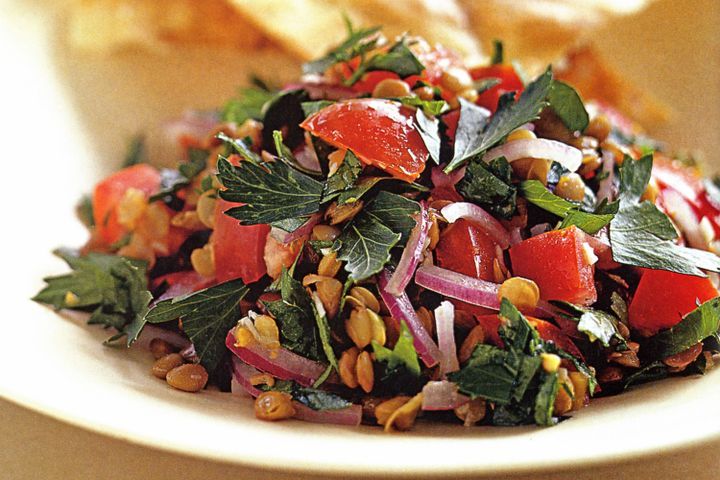 Cooking Salads Lentil & tomato salad with garlic lebanese bread