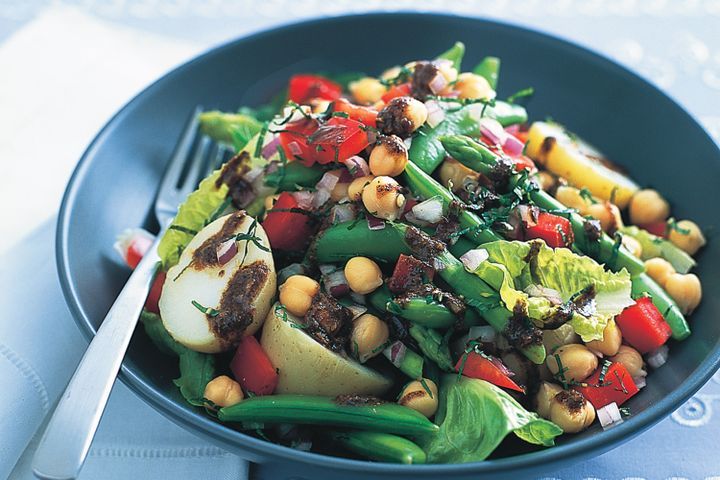 Cooking Salads Middle Eastern chickpea and vegetable salad