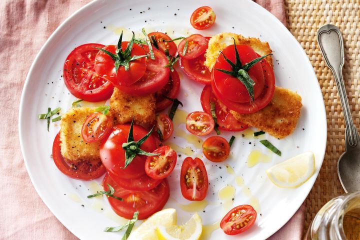 Cooking Salads Mixed tomato salad with crumbed haloumi