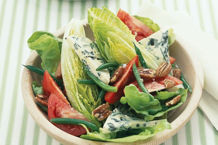 Cooking Salads Ox-heart tomato and blue cheese salad