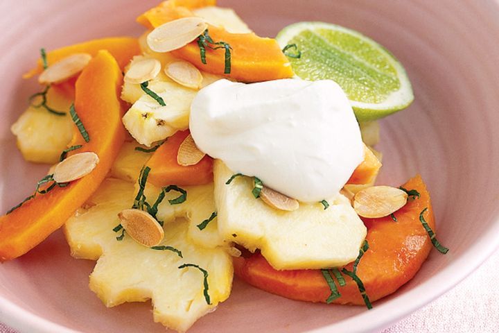 Cooking Salads Papaya, pineapple and mint salad