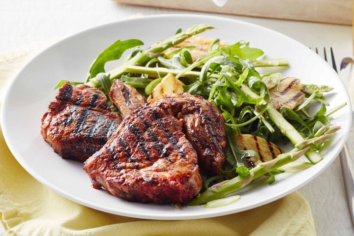 Cooking Salads Paprika-spiced lamb with pineapple and asparagus salad