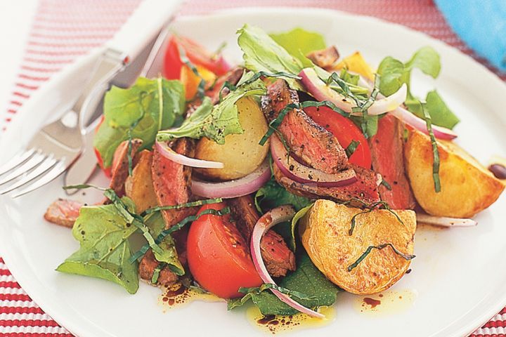 Cooking Salads Peppered steak and crisp potato salad