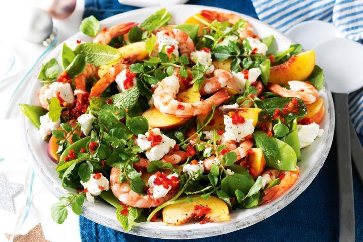 Cooking Salads Prawn, peach and goats cheese salad