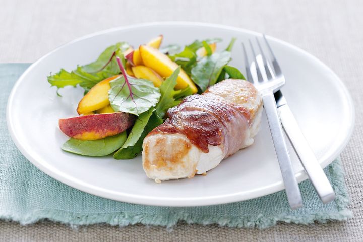 Cooking Salads Prosciutto-wrapped chicken with peach salad