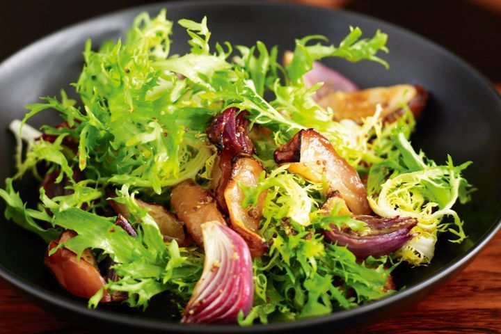 Cooking Salads Roast apple, onion & endive salad