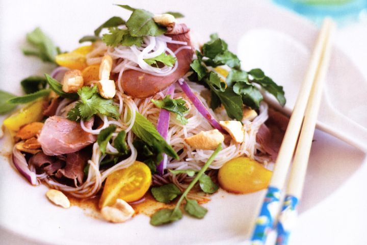 Cooking Salads Roast beef and rice noodle salad