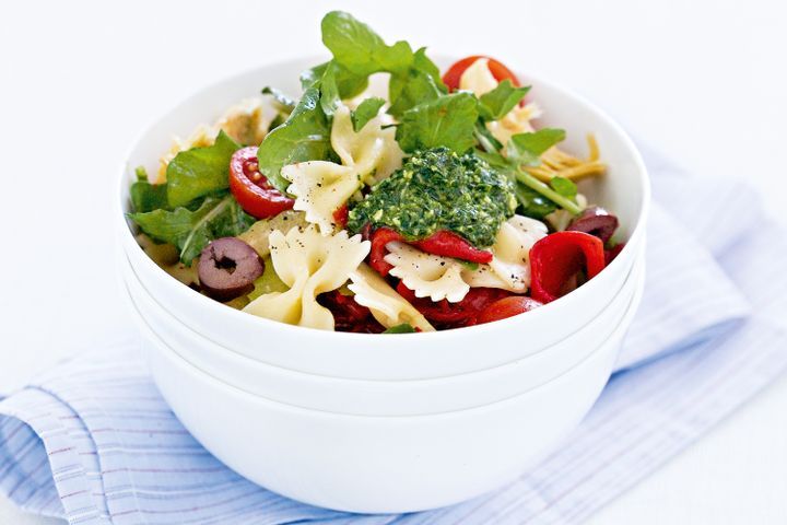 Cooking Salads Roasted capsicum, cherry tomato and pesto pasta salad