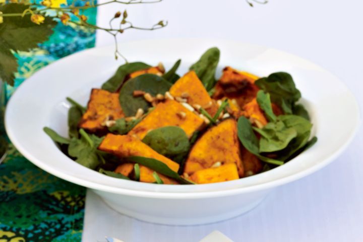 Cooking Salads Roasted pumpkin salad with honey and balsamic dressing