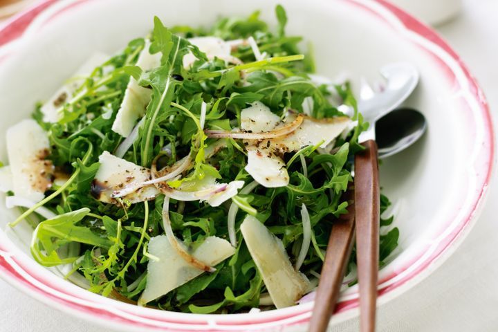 Cooking Salads Rocket and red onion salad