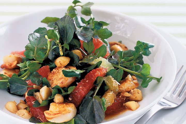 Cooking Salads Ruby grapefruit, lime and scallop salad