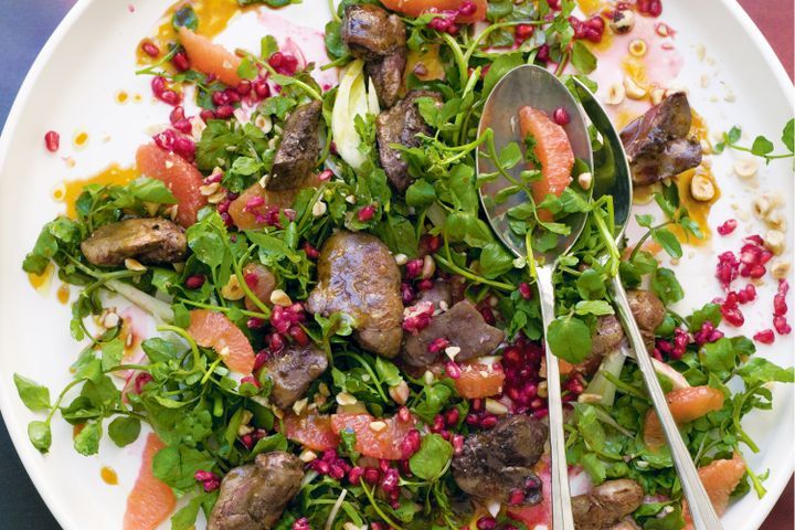 Cooking Salads Salad of chicken livers, pomegranate and hazelnuts