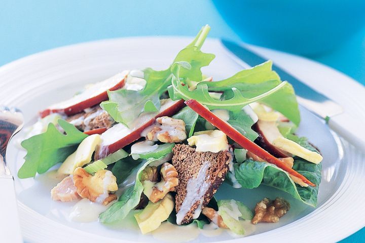 Cooking Salads Smoked chicken salad with croutons