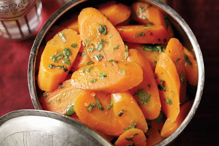 Cooking Salads Spiced carrot salad with honey & orange blossom dressing