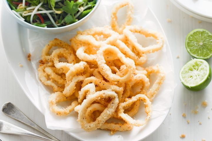 Cooking Salads Spiced coconut calamari with zesty green salad