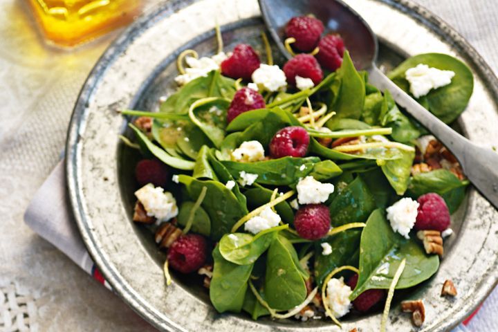 Cooking Salads Spinach, raspberry & feta salad