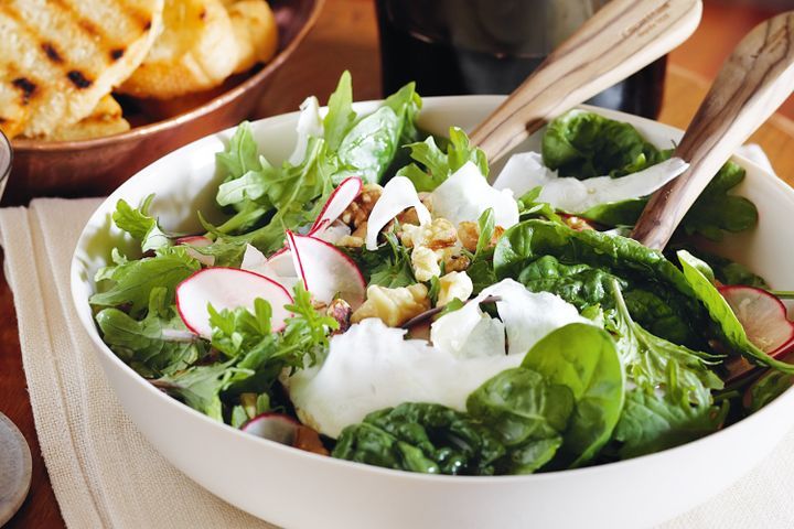 Cooking Salads Spinach & celeriac salad with walnuts