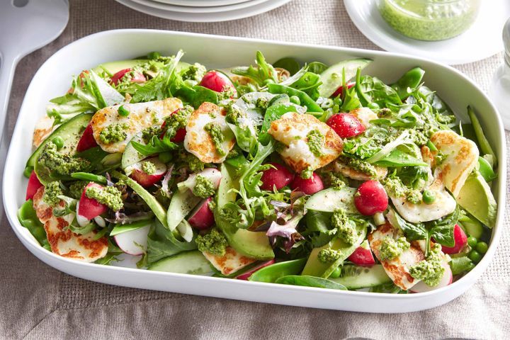 Cooking Salads Spring salad with rocket and pistachio dressing