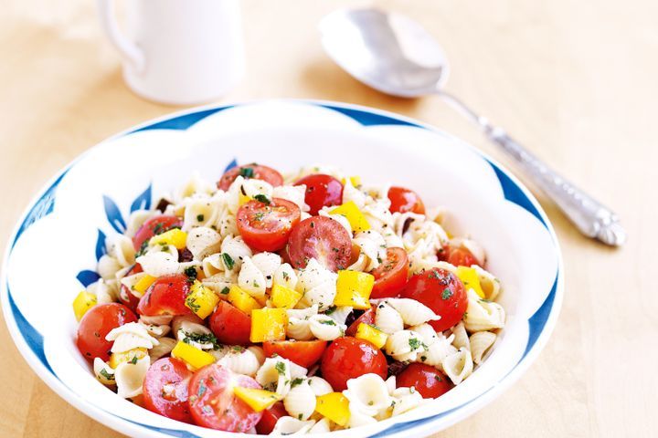 Cooking Salads Tomato and olive pasta salad