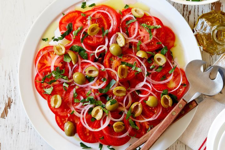 Cooking Salads Tomato and olive salad