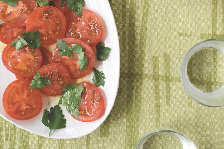 Cooking Salads Tomato and parsley salad