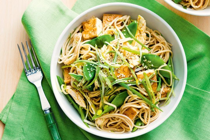 Cooking Salads Warm chicken and soba noodle salad