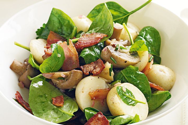 Cooking Salads Warm potato, bacon & mushroom salad