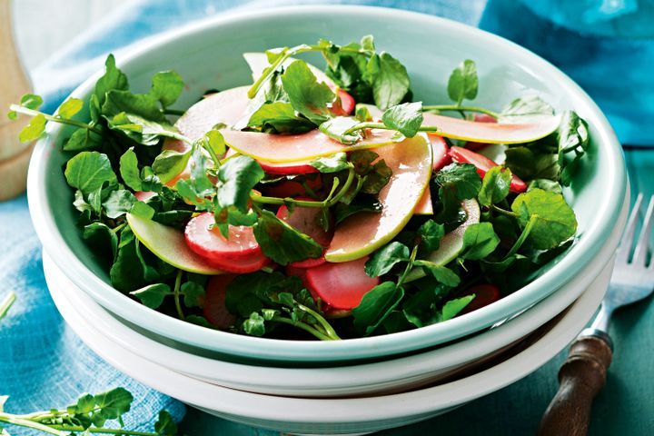Cooking Salads Watercress salad with pickled radish and green apple