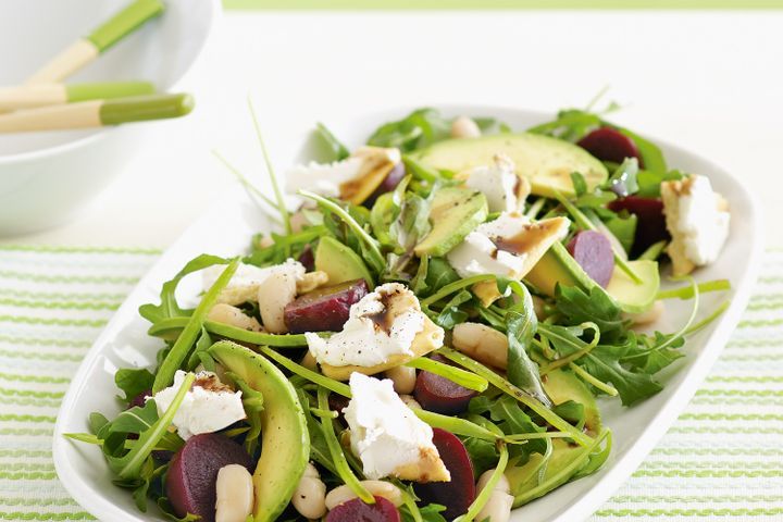 Cooking Salads White bean salad with goats cheese croutons