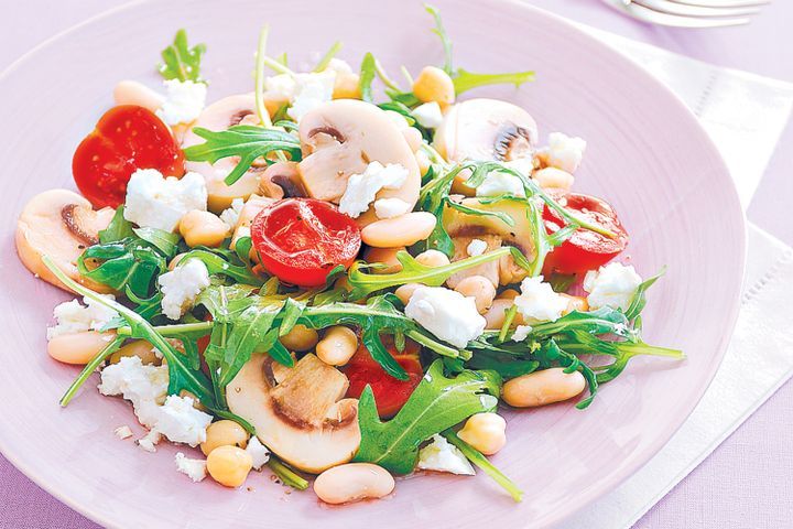 Cooking Salads Whitebean, chickpea and rocket salad