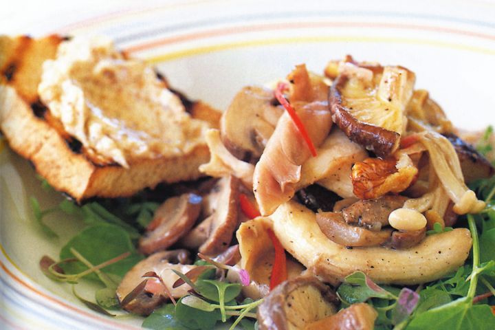 Cooking Salads Wild mushroom salad with walnut crostini