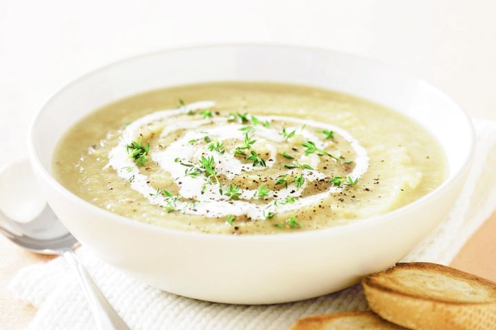 Cooking Soups Bacon, thyme and parsnip soup