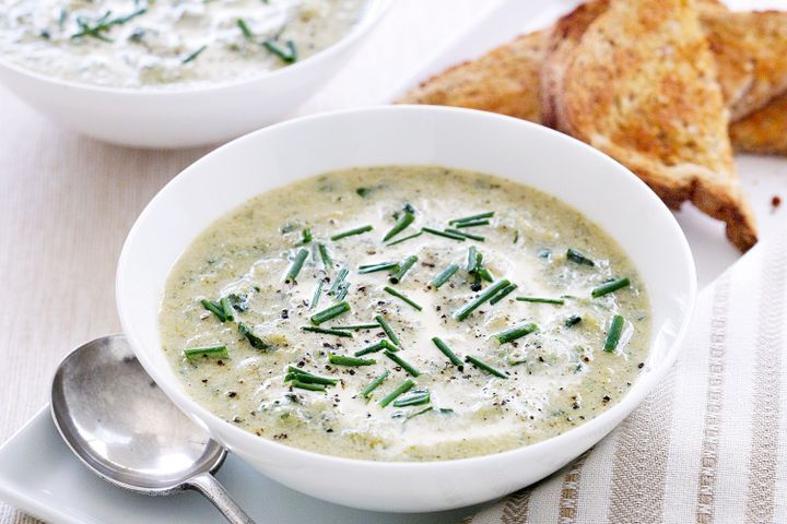 Cooking Soups Celeriac, broccoli and watercress soup