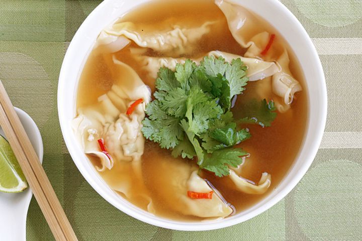 Cooking Soups Chicken wontons in spicy soup