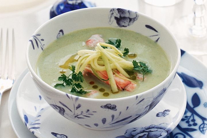 Cooking Soups Chilled cucumber soup with scampi