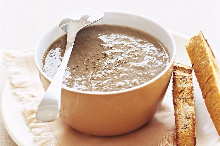 Cooking Soups Creamy leek and mushroom soup