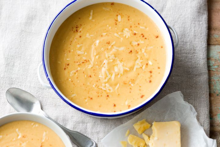 Cooking Soups Paprika spiced cauliflower and broccoli soup with cheddar cheese